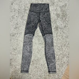 LULULEMON SIZE 2 leggings perfect condition